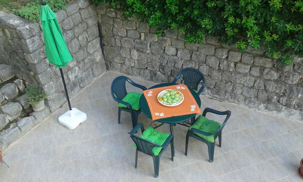 Apartment Adela Kotor Exterior photo