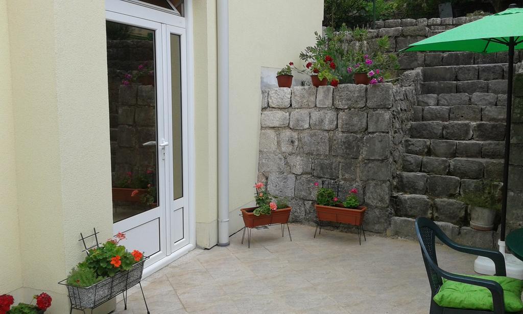 Apartment Adela Kotor Exterior photo