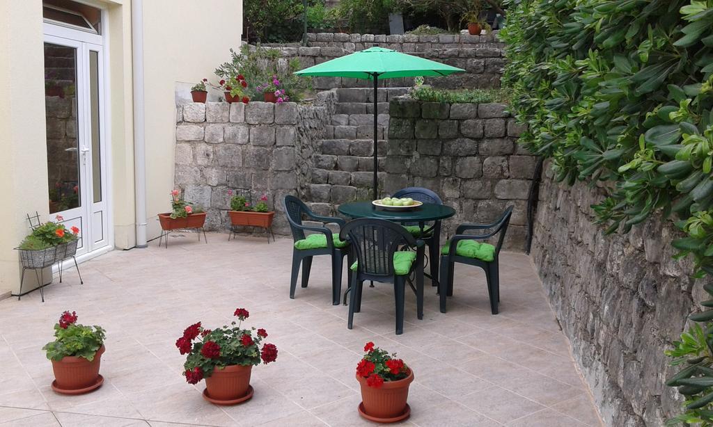 Apartment Adela Kotor Exterior photo